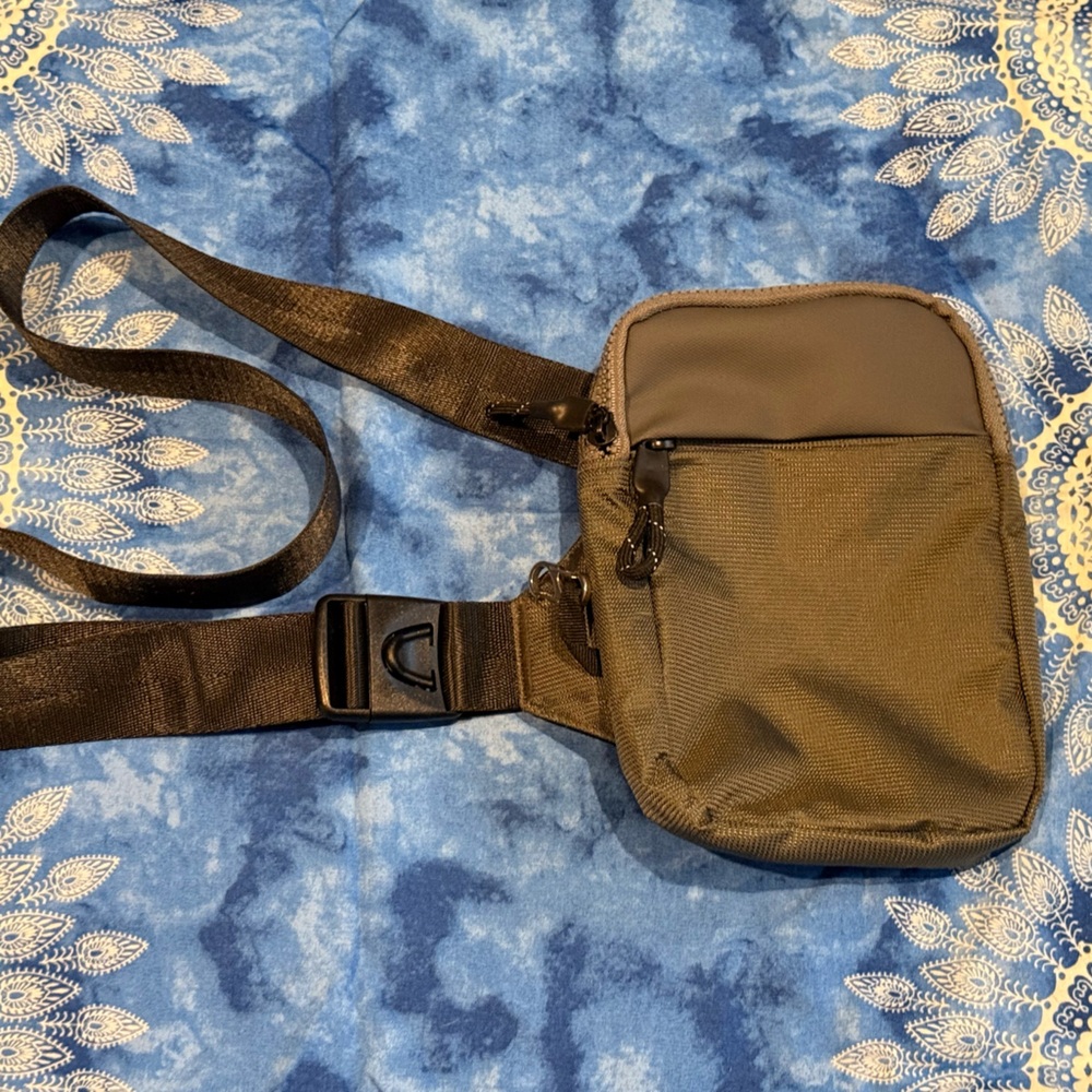 Olive Green Crossbody Bag - Picture 3 of 4